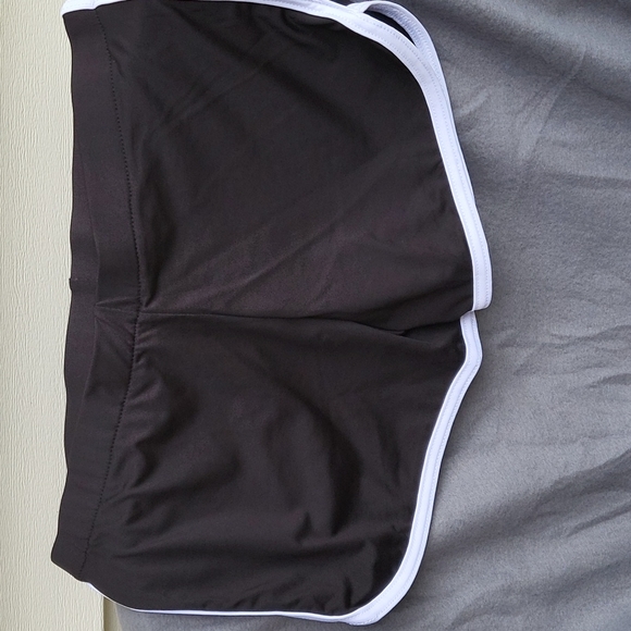 Womens shorts- 2 pairs - Picture 2 of 3